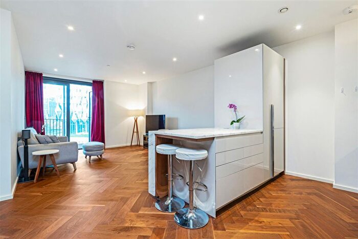 2 Bedroom Flat For Sale In Ambassador Building, Embassy Gardens, New Union Square, Nine Elms, London, SW11