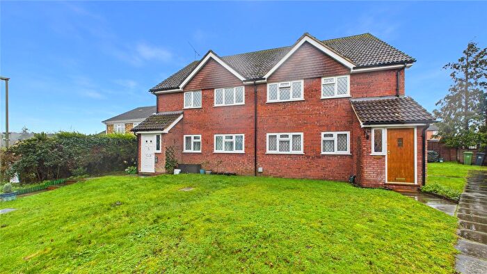 2 Bedroom Maisonette For Sale In Lightwater, Surrey, GU18