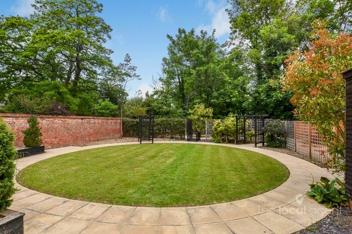 1 Bedroom Flat To Rent In Ashdown Road, Epsom, KT17