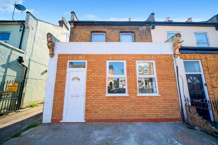 1 Bedroom Flat To Rent In Godwin Road, London, E7