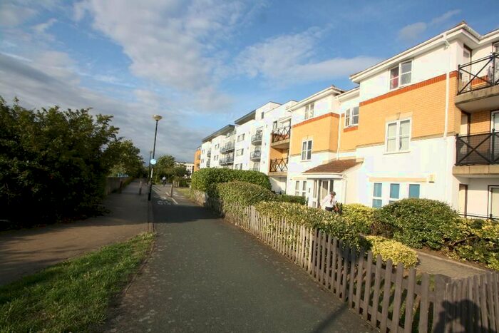 2 Bedroom Flat To Rent In Princess Alice Way, Thamesmead, London SE28