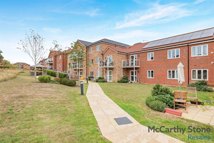 1 Bedroom Apartment For Sale In Bluebell House, Barnsdale Drive, Westcroft, Milton Keynes, MK4
