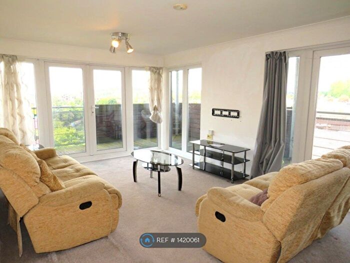 2 Bedroom Flat To Rent In Grand Union Heights, Wembley, HA0