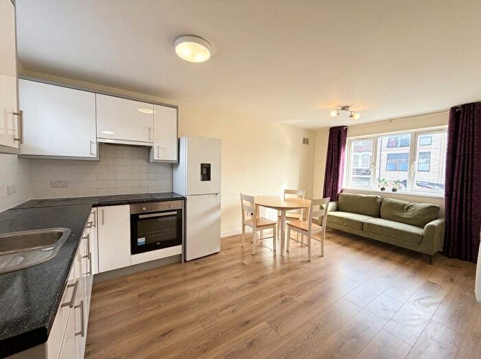 2 Bedroom Flat To Rent In Harrow Road, Kensal Green, London, NW10
