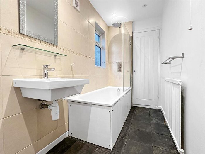 3 Bedroom Terraced House For Sale In Cherry Hinton Road, Cambridge, CB1