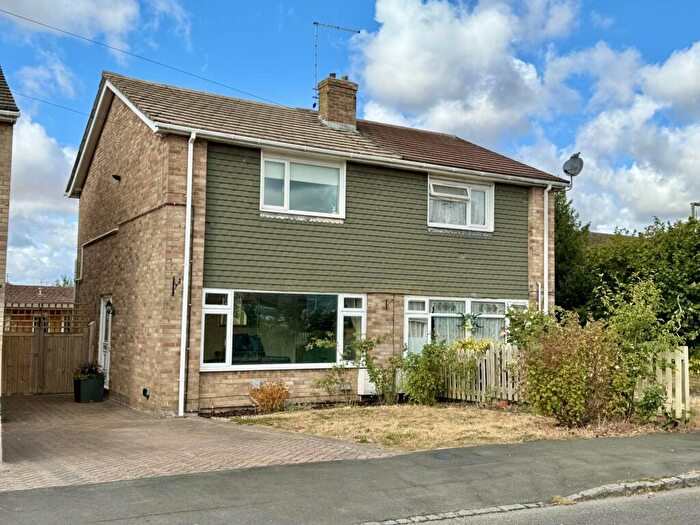 3 Bedroom Semi-Detached House For Sale In Blacklands Road, Benson, OX10