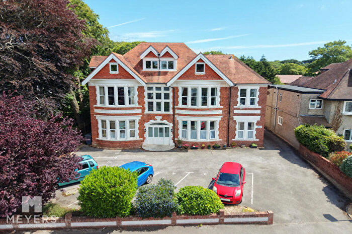2 Bedroom Apartment For Sale In Wollstonecraft Road, Bournemouth, BH5