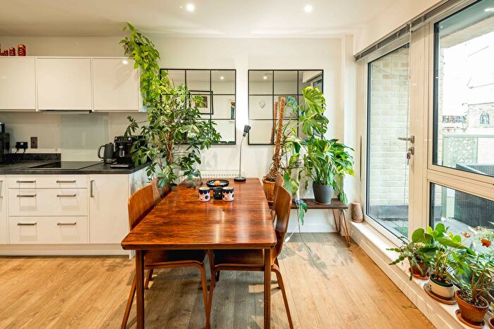 1 Bedroom Flat For Sale In Horsnell Close, London, SE5