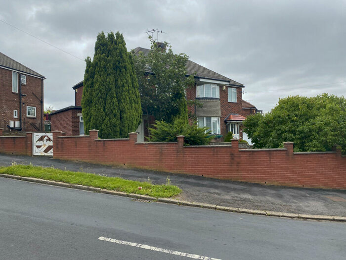 4 Bedroom Semi-Detached House To Rent In Eden Mount, Leeds, West Yorkshire, LS4