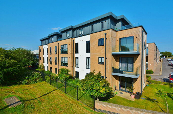 2 Bedroom Apartment For Sale In Alexander House, Angus Court, Thame, OX9