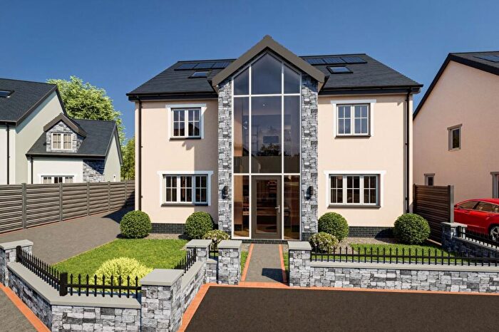 4 Bedroom Detached House For Sale In Bronwydd Road, Carmarthen, SA31