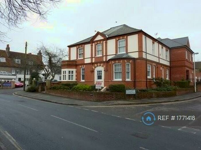 1 Bedroom Flat To Rent In High Street, Great Baddow, Chelmsford, CM2