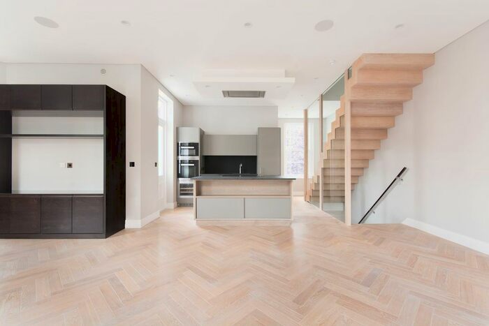 2 Bedroom Flat To Rent In Westbourne Park Villas, Bayswater, Westminster, W2