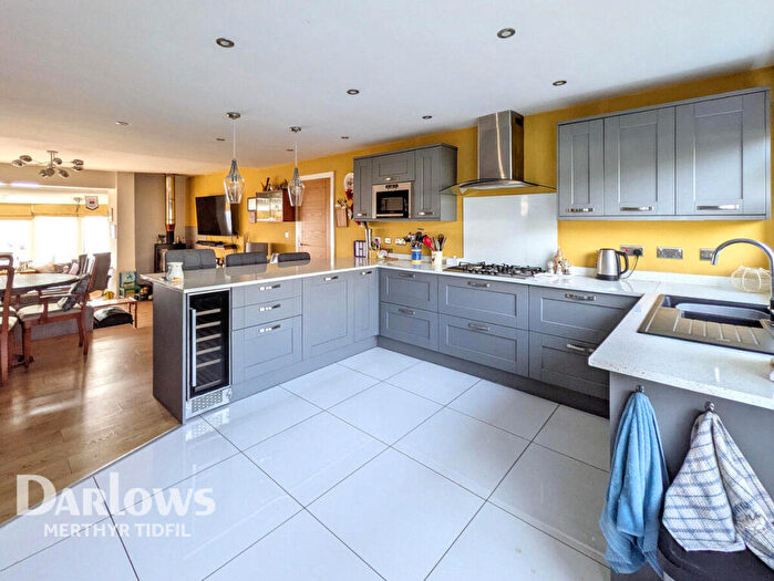 3 Bedroom Detached Bungalow For Sale In Pleasant View, Treharris, CF46