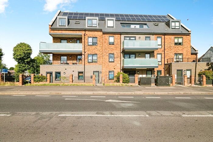 1 Bedroom Flat For Sale In Faringdon Avenue, Romford, RM3