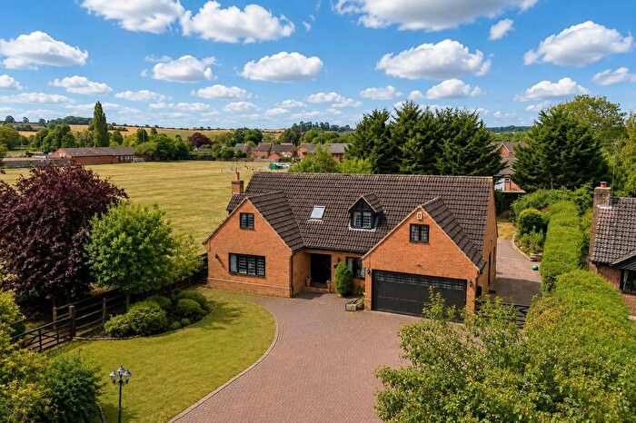 5 Bedroom Detached House For Sale In Pilgrims Lane, Bugbrooke, Northampton, NN7