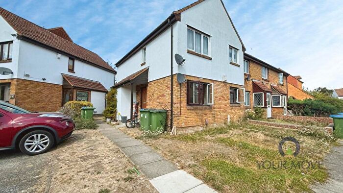 2 Bedroom Maisonette To Rent In Bertrand Way, London, SE28