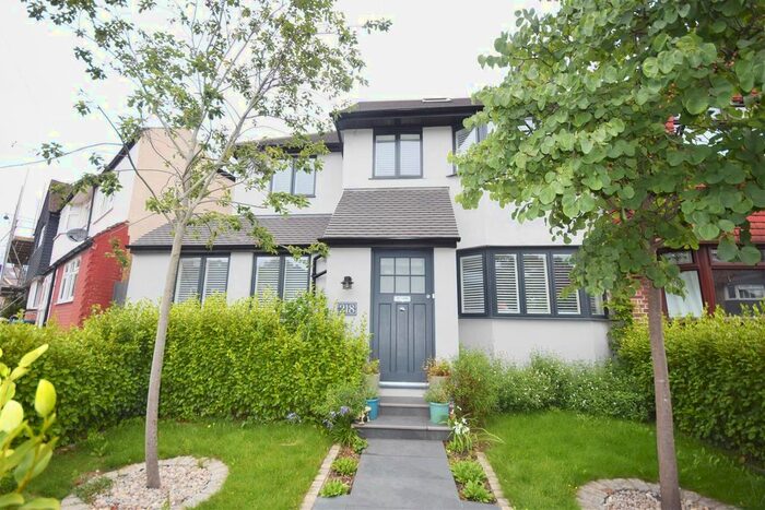 5 Bedroom Semi-Detached House To Rent In Lincoln Avenue, Twickenham, TW2