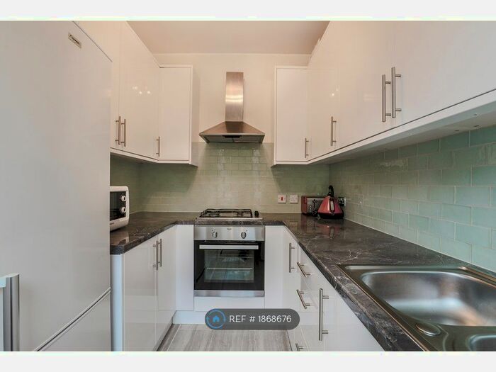 1 Bedroom Flat To Rent In Marigold Street, London, SE16