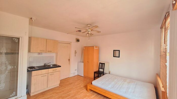 Studio To Rent In Commercial Road, Commerial Road, E1