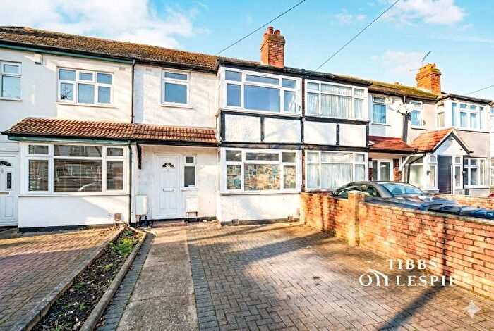 3 Bedroom Terraced House To Rent In Lee Road, Perivale, Greenford, UB6