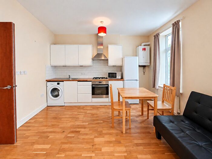 1 Bedroom Flat To Rent In New Cross Road, London, SE14