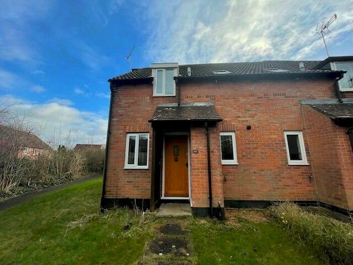 1 Bedroom Terraced House To Rent In Blackberry Walk, RG24