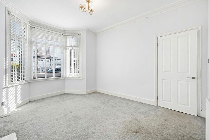 2 Bedroom Maisonette To Rent In Wycliffe Road, Wimbledon, SW19
