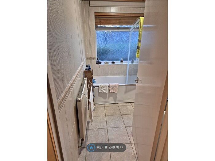 5 Bedroom Bungalow To Rent In Lawn Lane, Hemel Hempstead, HP3