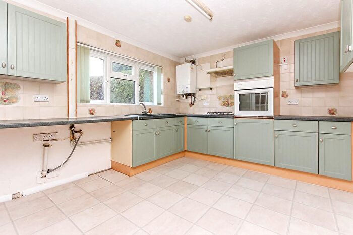 3 Bedroom End Of Terrace House For Sale In Dalkeith Road, Wellingborough, NN8