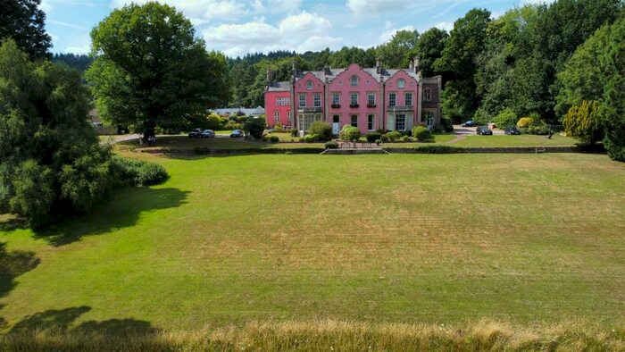 3 Bedroom Apartment For Sale In The Haie, Newnham, GL14