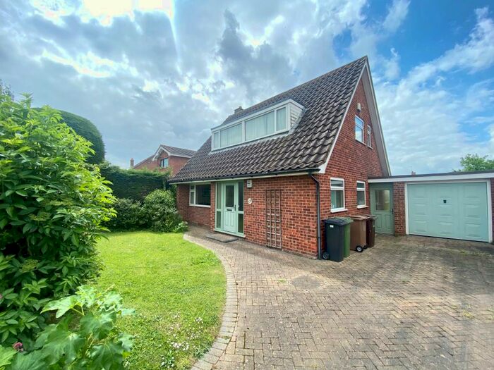 3 Bedroom Chalet To Rent In Hewitts Lane, NR18