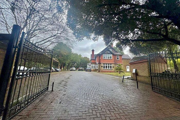 9 Bedroom Detached House For Sale In Hurnford Close, CR2