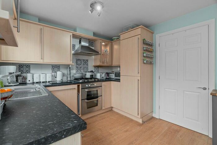 3 Bedroom Terraced House For Sale In Thyme Avenue, Whiteley, PO15