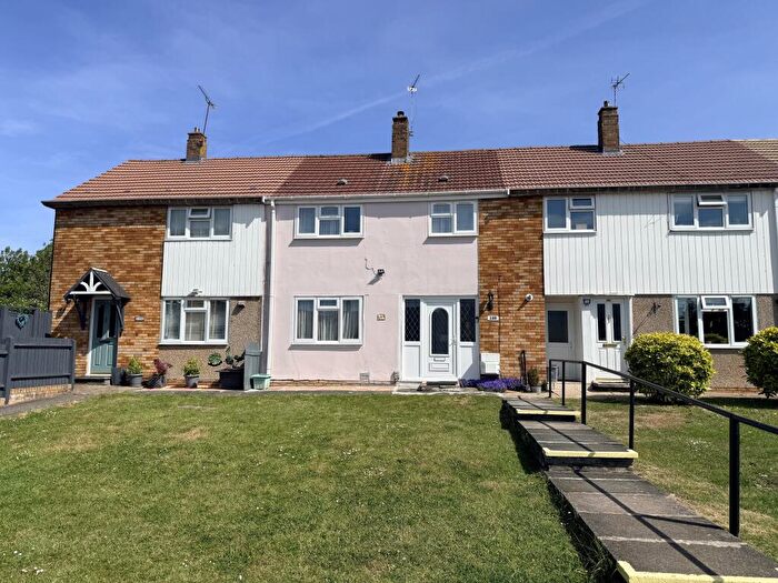 3 Bedroom Terraced House For Sale In Ashwood Road, Potters Bar, EN6