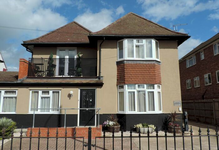 2 Bedroom Maisonette To Rent In Vine Court, Mutton Lane, Potters Bar, EN6