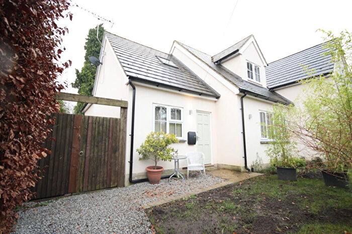 Flat To Rent In High View Road, Lightwater, GU18