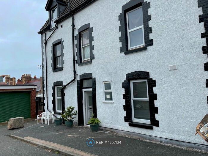 3 Bedroom Flat To Rent In Woodland Road West, Colwyn Bay, LL29