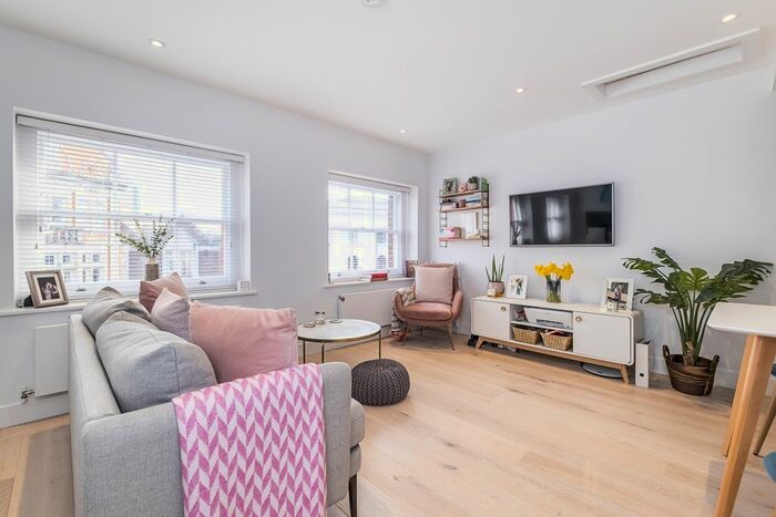 1 Bedroom Flat To Rent In Duke Street, Richmond, TW9
