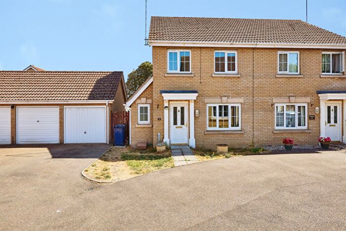 3 Bedroom Semi Detached House For Sale In Willowherb Close, March, PE15