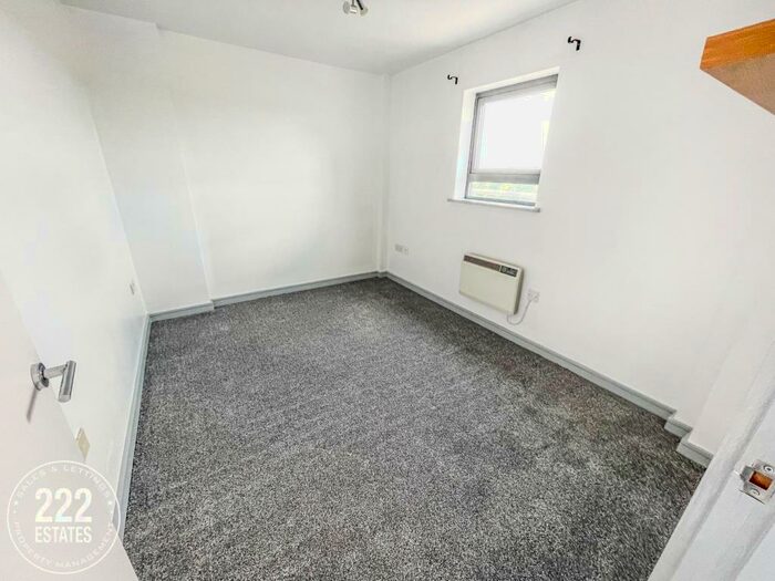 2 Bedroom Penthouse To Rent In Wilmslow Road, Manchester, M20