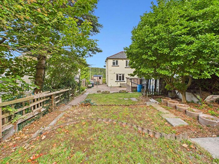 3 Bedroom Semi-Detached House For Sale In Buckshaft Road, Cinderford, GL14