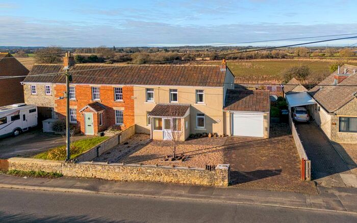 3 Bedroom Semi-Detached House For Sale In Woodrow Road, Forest, Melksham, SN12