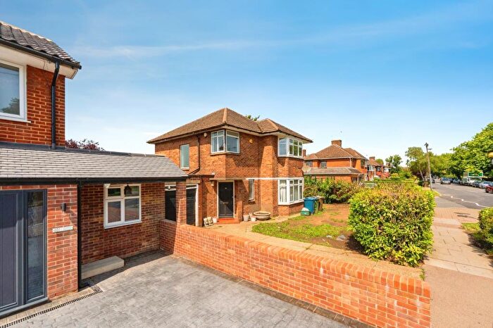 3 Bedroom Detached House To Rent In Culver Grove, Stanmore, HA7