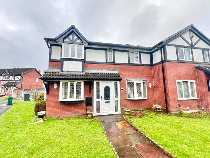 3 Bedroom Semi-Detached House For Sale In Inglewhite Close, Bury, Greater Manchester, BL9
