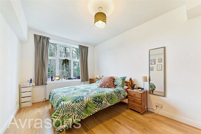 4 Bedroom Flat To Rent In Leigham Court Road, Streatham, London, SW16