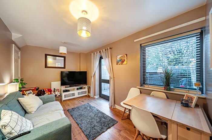 2 Bedroom Flat For Sale In The Retreat, Costead Manor Road, Brentwood, CM14