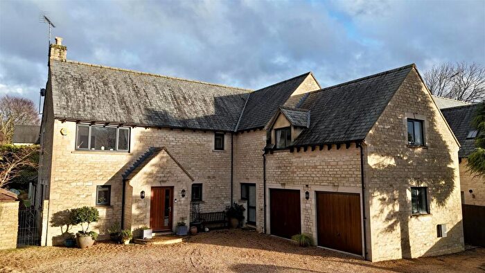4 Bedroom Detached House For Sale In Evesham Road, Stow-on-the-Wold, GL54