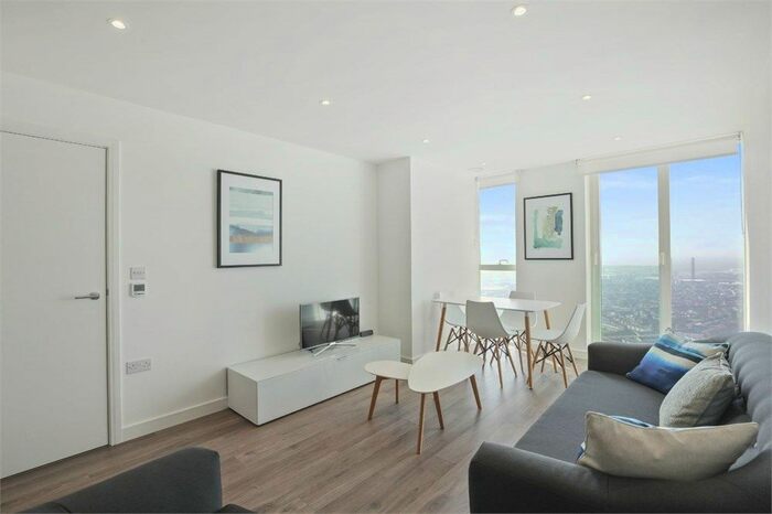 2 Bedroom Flat To Rent In Pinnacle Apartments, Saffron Central Square, Croydon, CR0