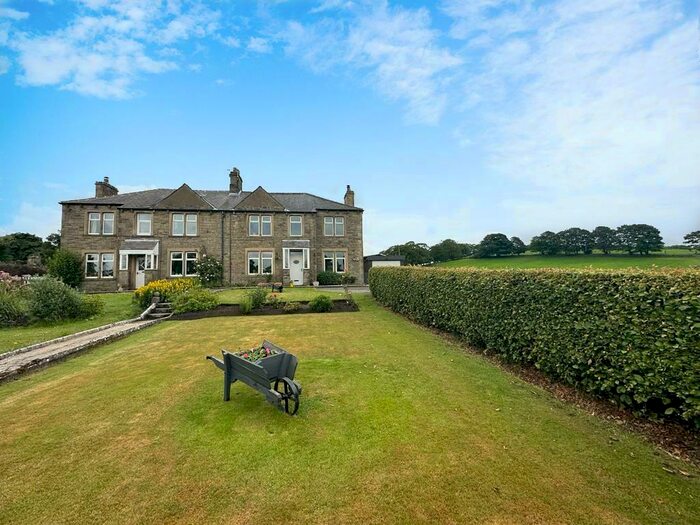 4 Bedroom Semi-Detached House For Sale In Gisburn Road, Skipton, BD23